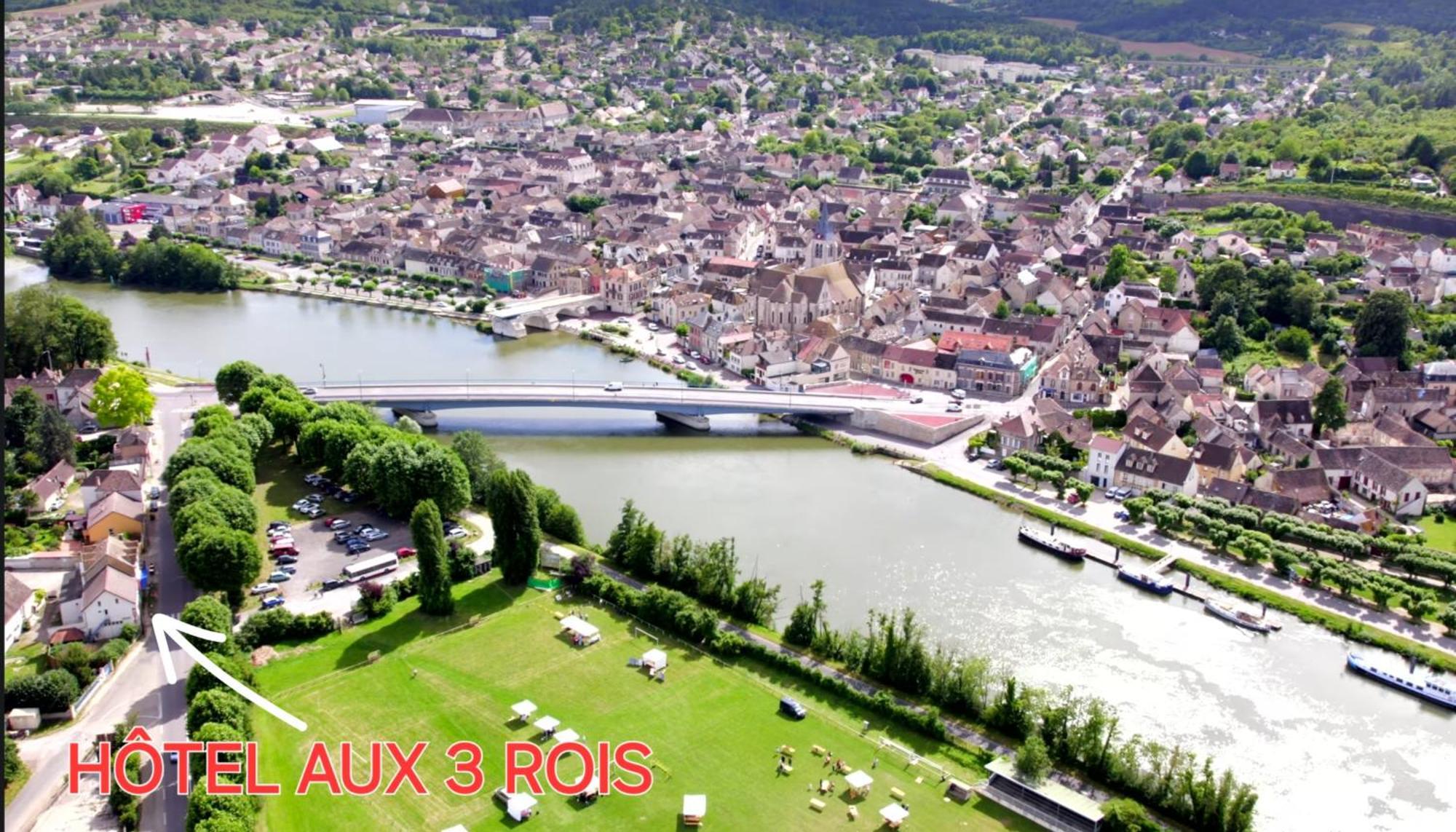Aux Trois Rois Hotel Pont-Sur-Yonne Exterior foto